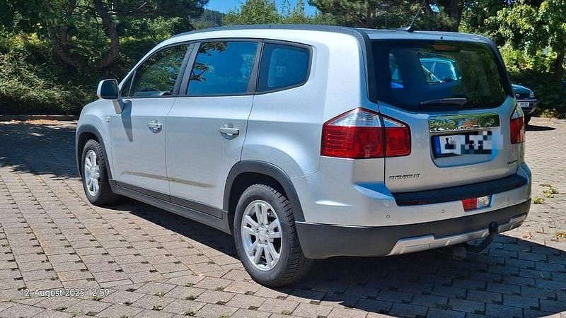 Silber Gebraucht 2012 Chevrolet Orlando LT Van / Kleinbus | 4.200 € (Guter Preis) - Bild 1/4