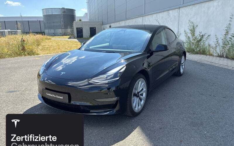 Schwarz Gebraucht 2021 Tesla Model 3 Long Range Limousine | 30.100 € (Teuer) - Bild 1/4