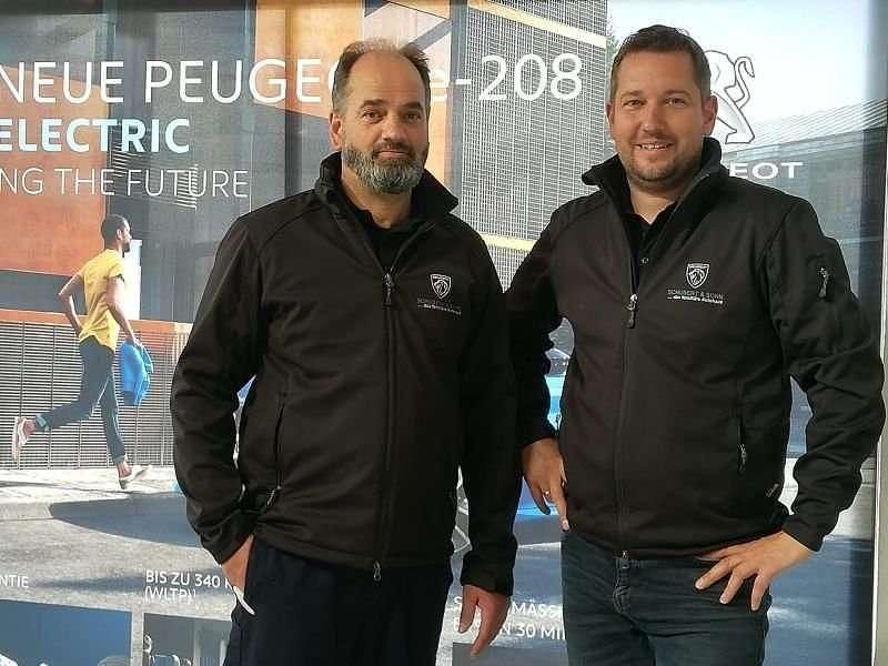 Gebraucht Peugeot Boxer 165 PS (121 kW) 2021 Silber Van