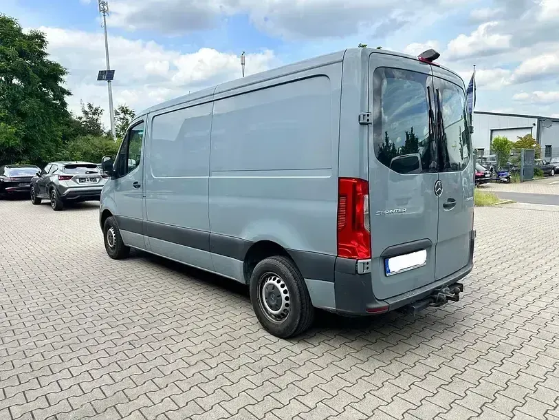 Używany Mercedes Sprinter 143 KM (105 kW) 2019 Szary Van