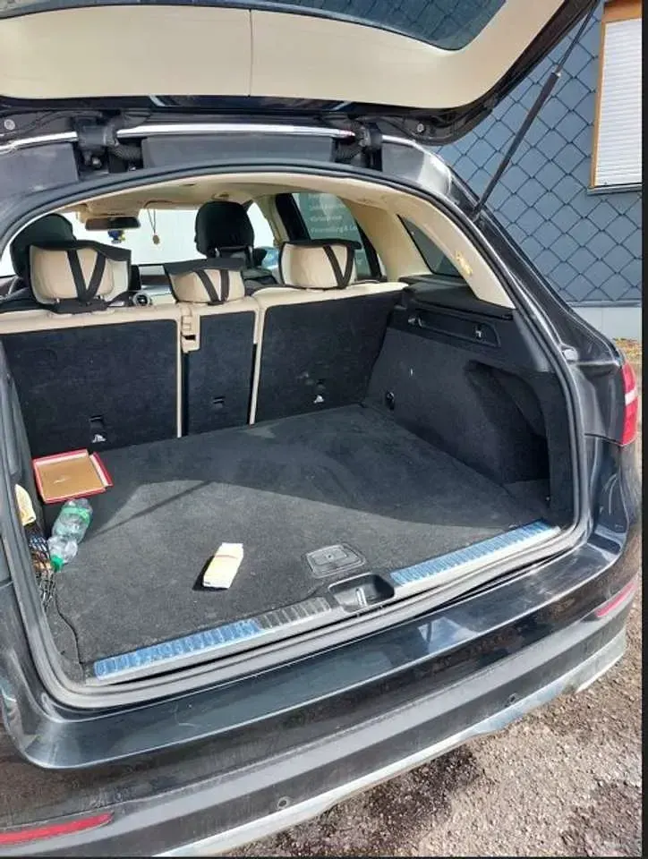 Gebraucht Mercedes GLC250 204 PS (150 kW) 2019 Schwarz  metallic SUV