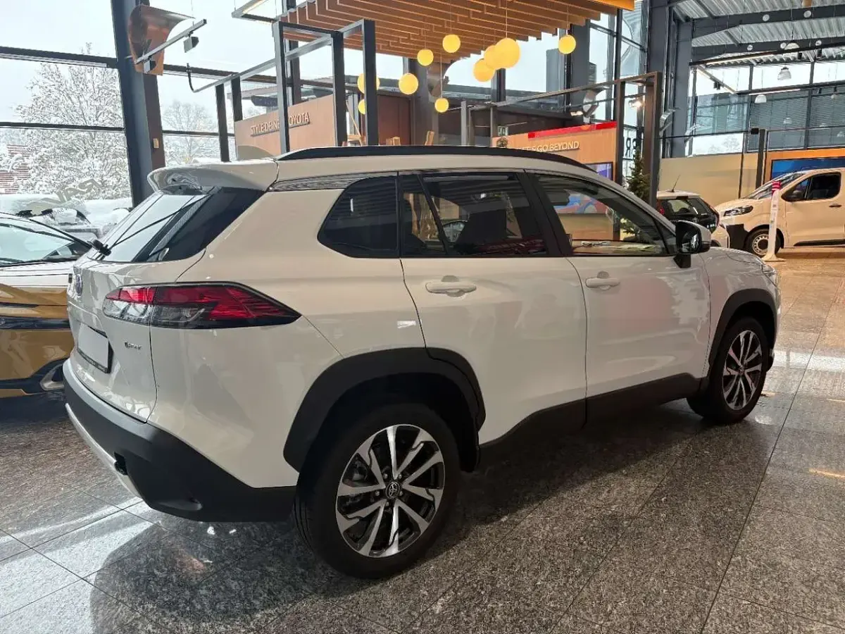 Gebraucht Toyota Corolla Cross Team 140 PS (102 kW) 2025 Weiß SUV
