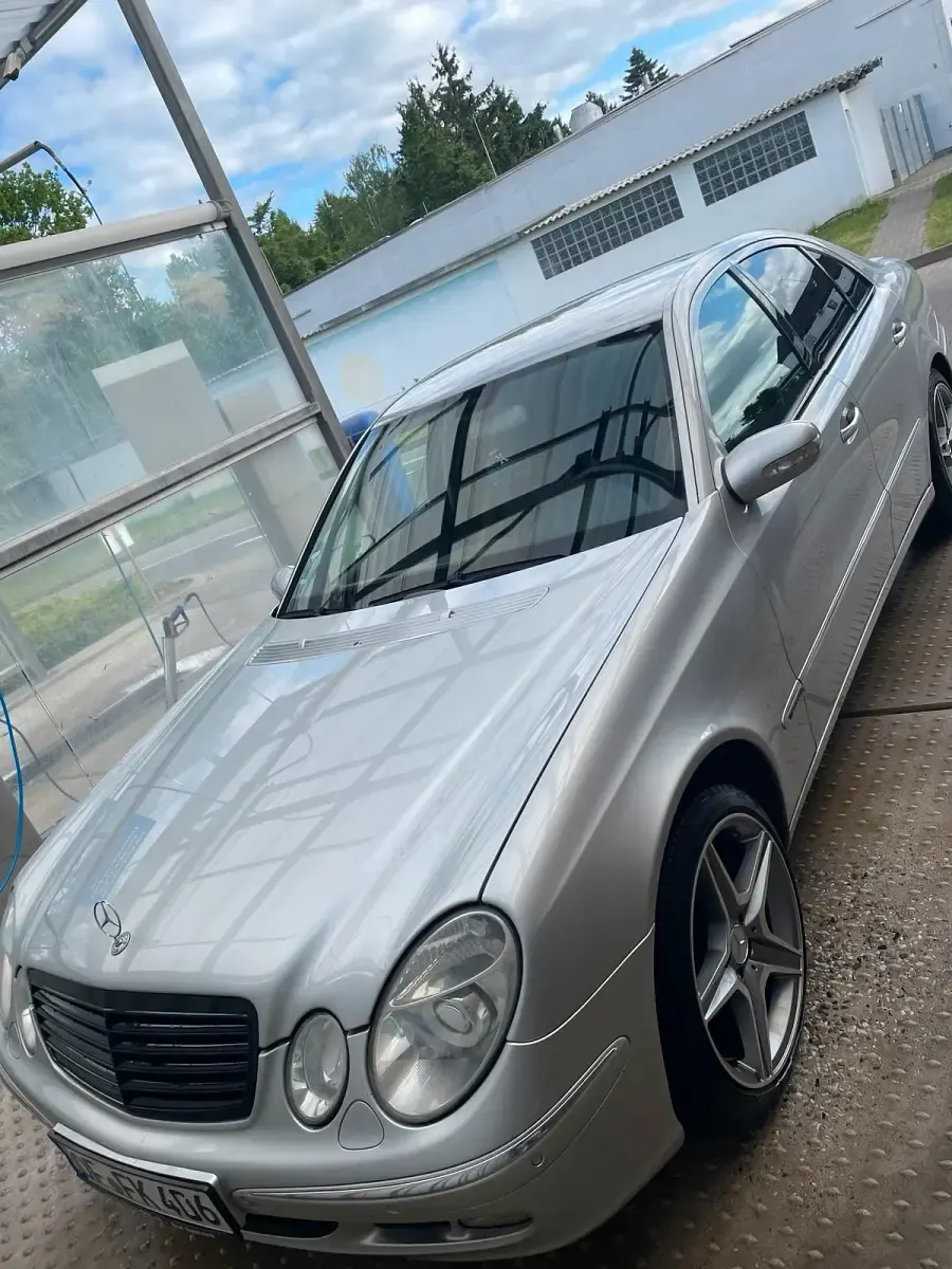 Gebraucht Mercedes E240 177 PS (130 kW) 2002 Limousine