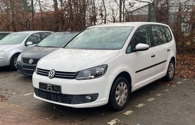 Gebraucht VW Touran Trendline 105 PS (77 kW) 2012 Weiß Van / Kleinbus