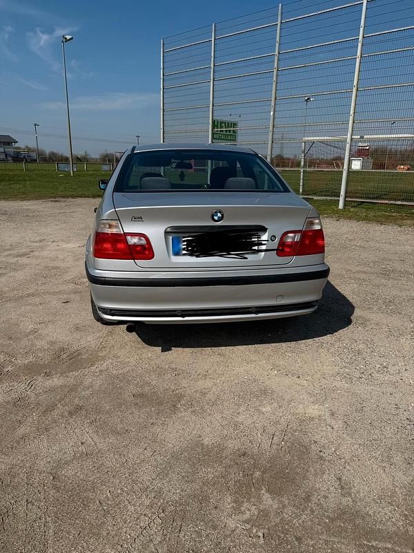 Gebraucht BMW 316 115 PS (84 kW) 2005 Silber Limousine