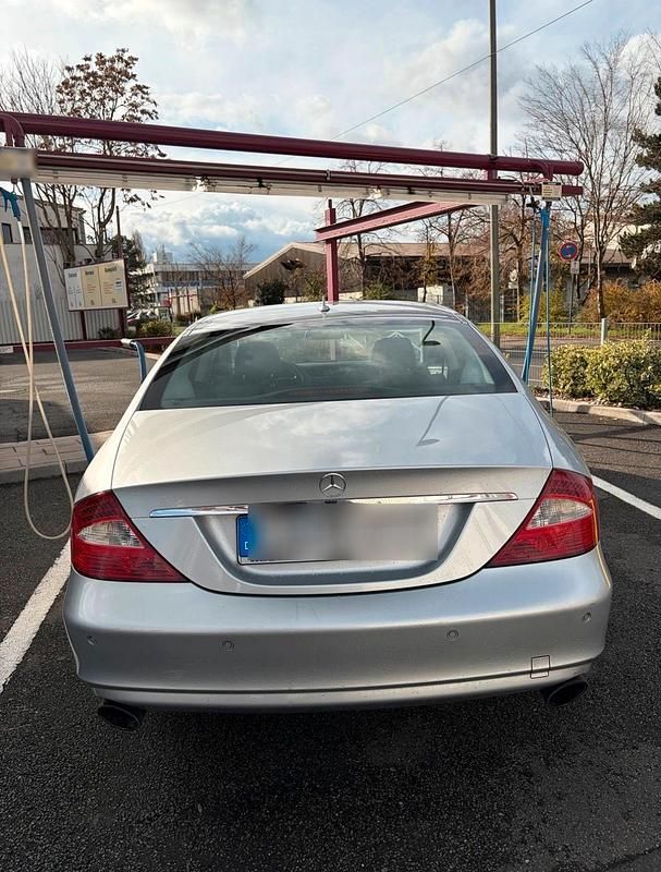 Gebraucht Mercedes CLS320 224 PS (164 kW) 2008 Silber Limousine