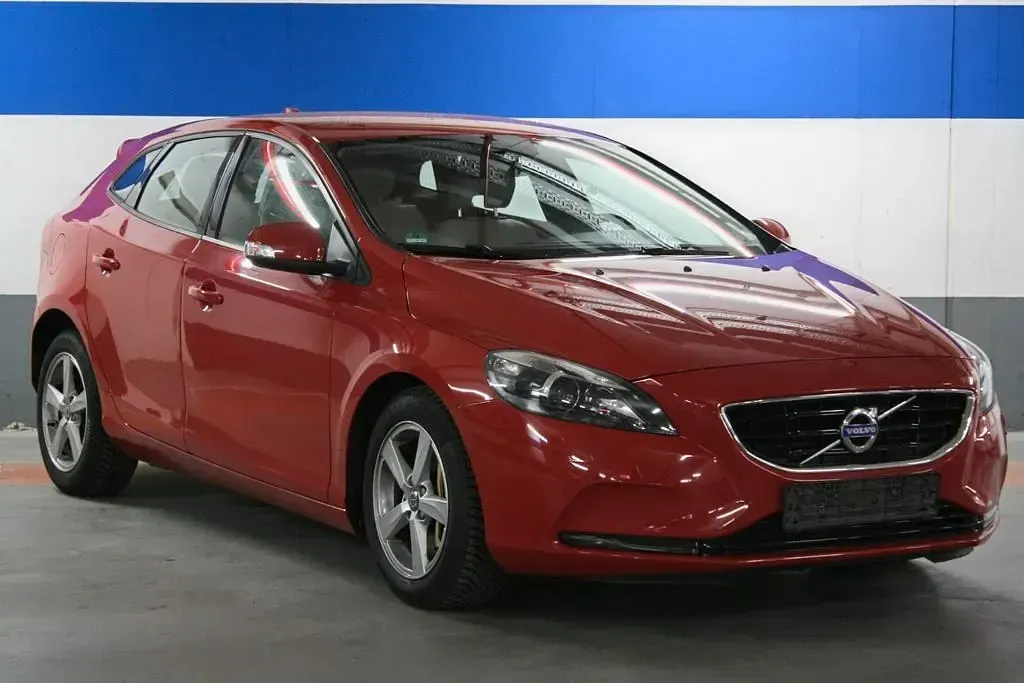 Gebraucht Volvo V40 You! 177 PS (130 kW) 2013 Passion red Limousine