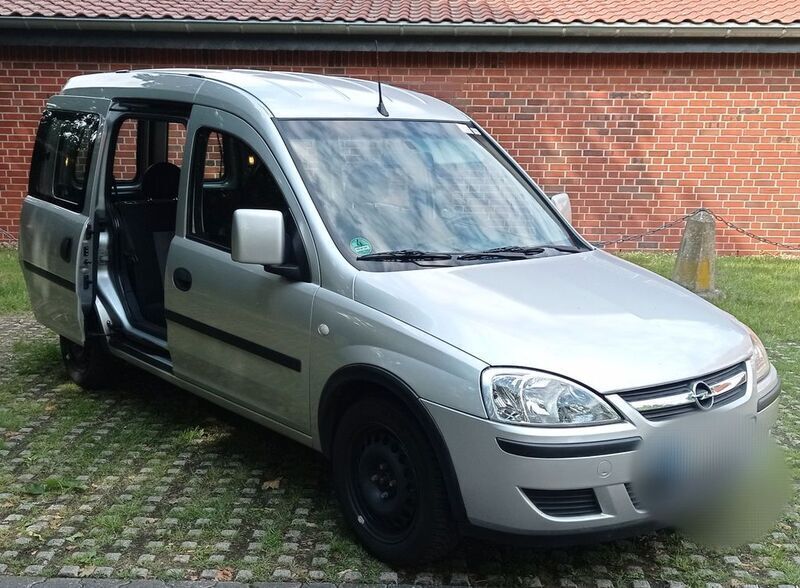 Silber Gebraucht 2005 Opel Combo Edition Van / Kleinbus | 1.250 € (Guter Preis) - Bild 1/4
