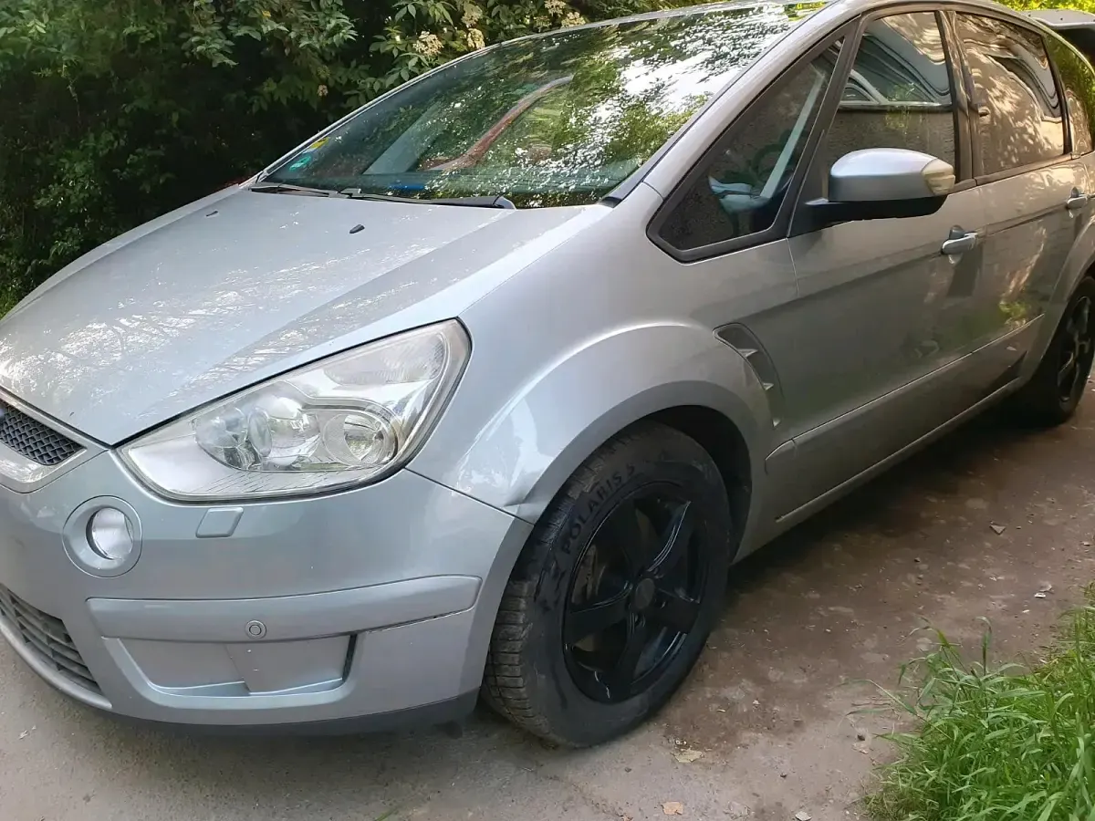 Käytetty Ford S-MAX S 140 HP (102 kW) 2007 Tila-auto