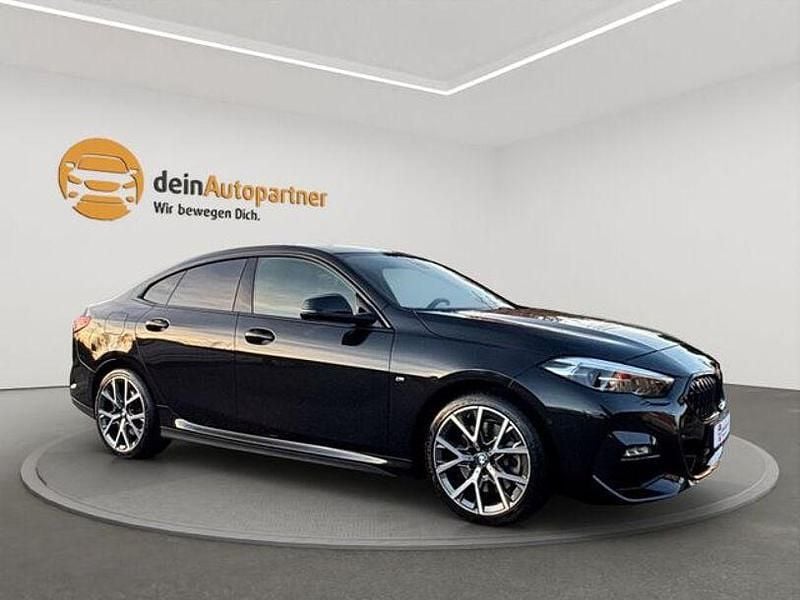 Gebraucht BMW 220 Performance 190 PS (139 kW) 2024 Black sapphire Coupé