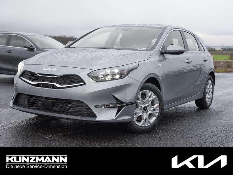 Neu Kia Ceed Vision 140 PS (102 kW) 2026 Silber lunarsilber metallic Kleinwagen