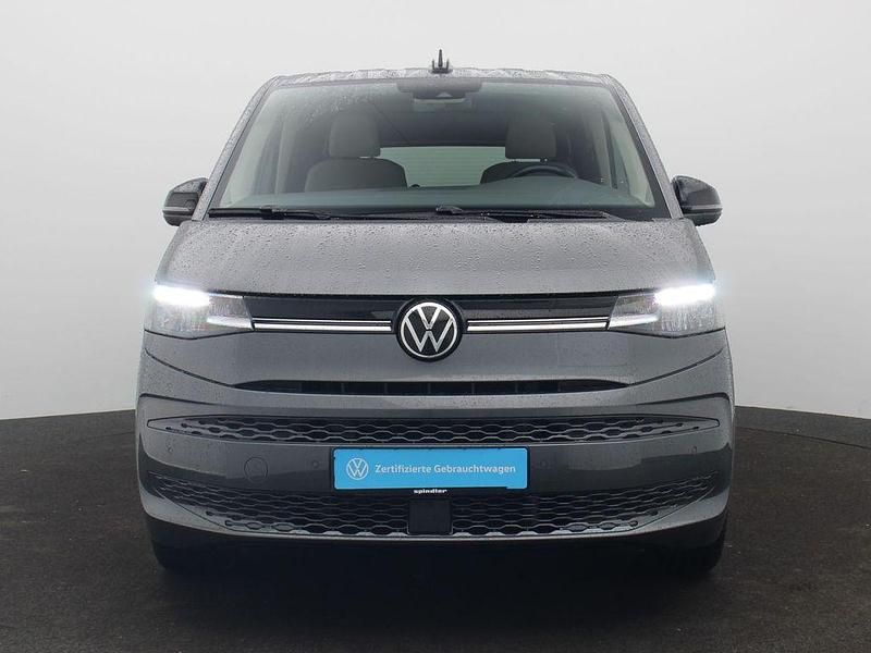 Second-hand VW Multivan Life 150 CP (110 kW) 2024 Gri Monovolum