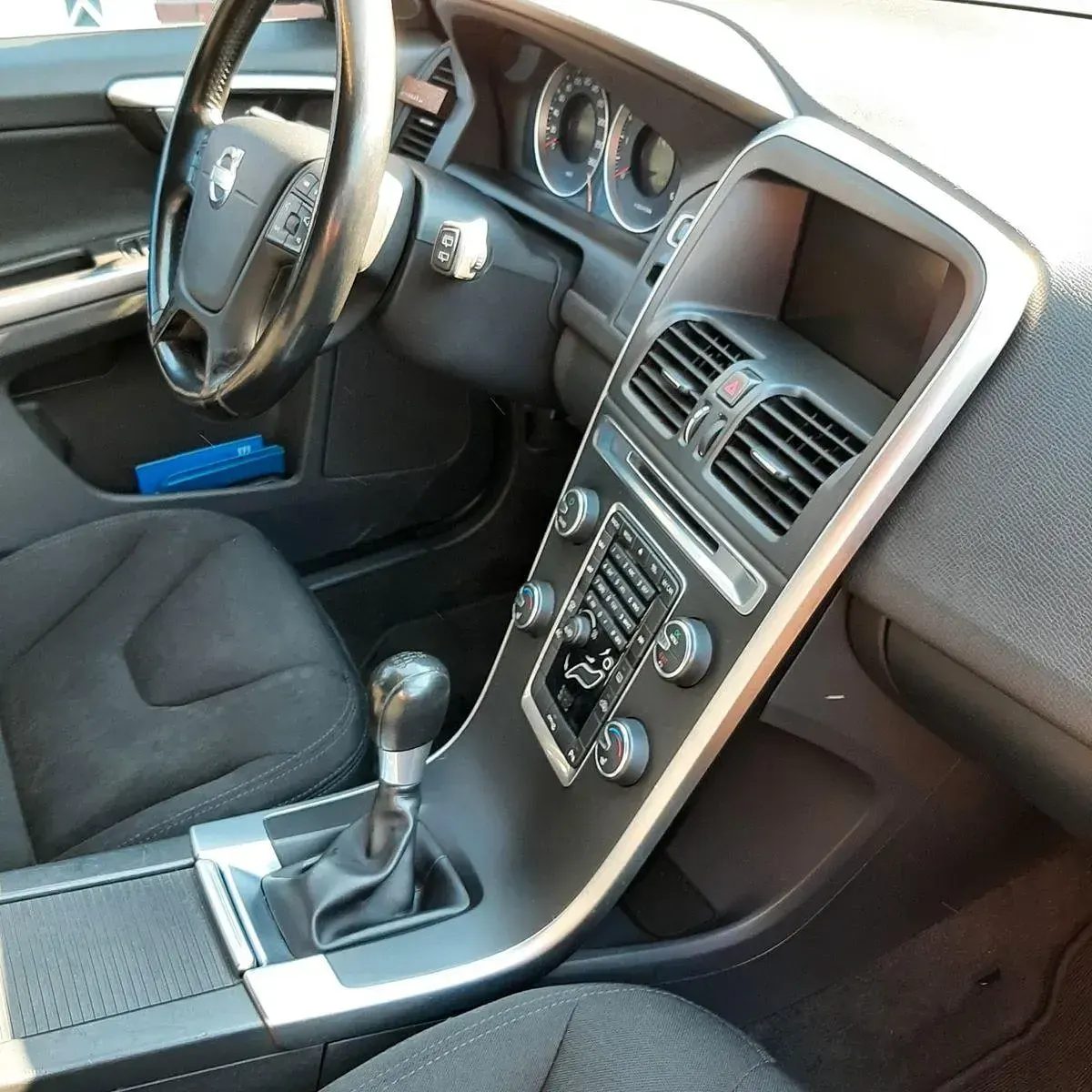 Używany Volvo XC60 163 KM (119 kW) 2011 Czarny SUV