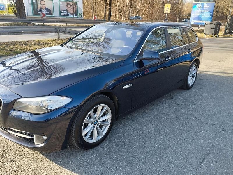 Gebraucht BMW 530 258 PS (189 kW) 2012 Blau Kombi