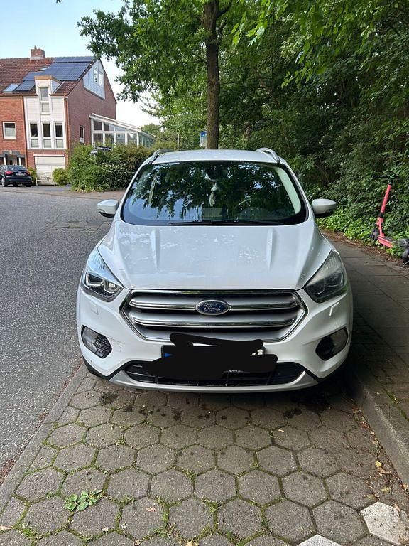 Gebraucht Ford Kuga 182 PS (133 kW) 2017 Weiß SUV