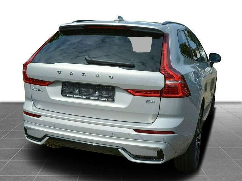 Gebraucht Volvo XC60 Plus 197 PS (144 kW) 2023 Andere farbe SUV
