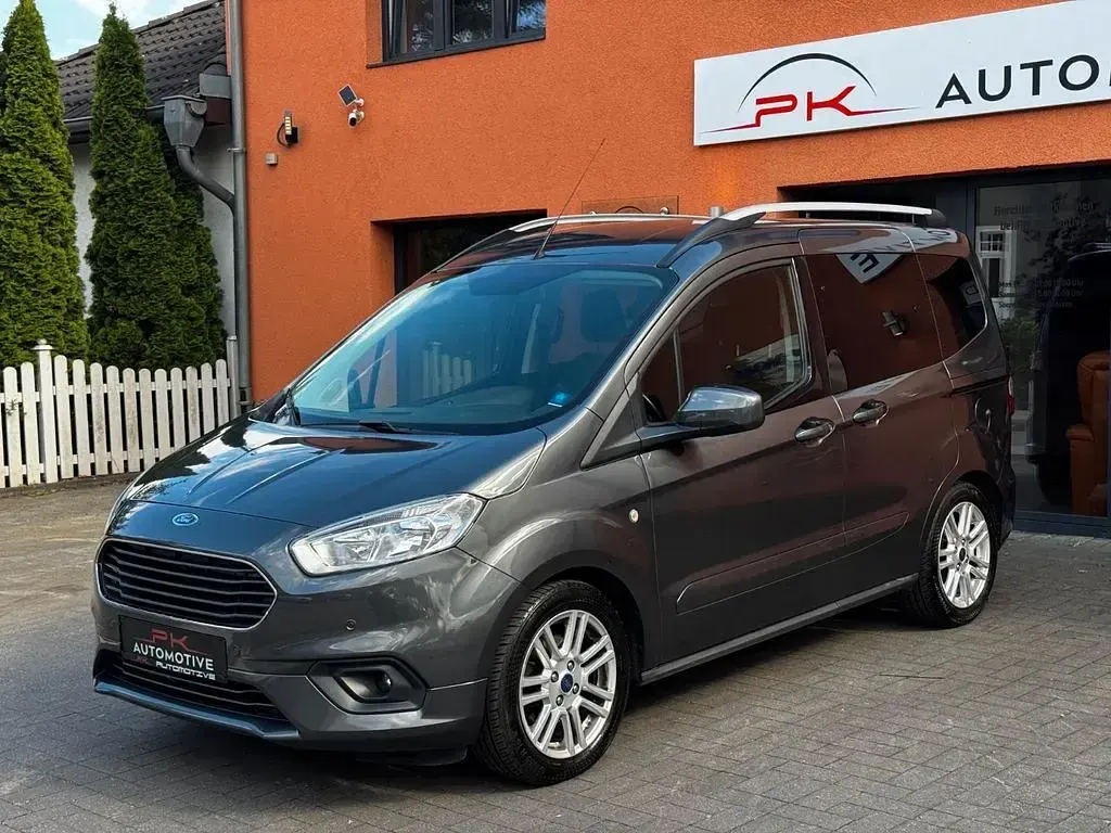 Gebraucht Ford Tourneo Courier Titanium 101 PS (74 kW) 2019 Grau Van / Kleinbus