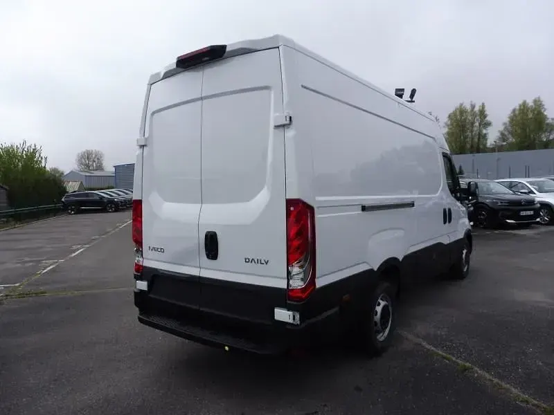 Nowe Iveco Daily 158 KM (116 kW) 2026 Biały Van
