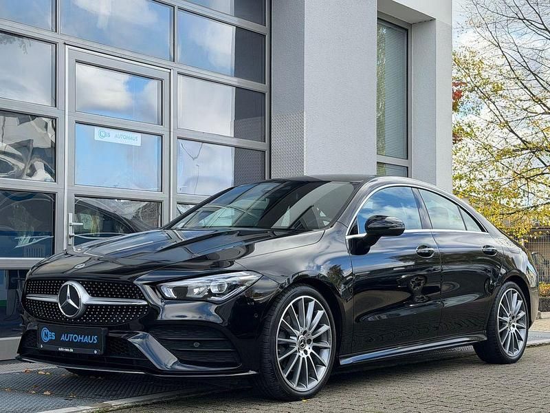 Schwarz Gebraucht 2021 Mercedes A220 AMG Limousine | 32.890 € - Bild 1/4