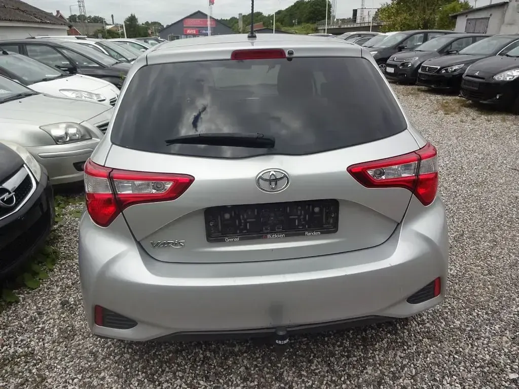 Gebraucht Toyota Yaris Comfort 90 PS (66 kW) 2017 Silber Limousine
