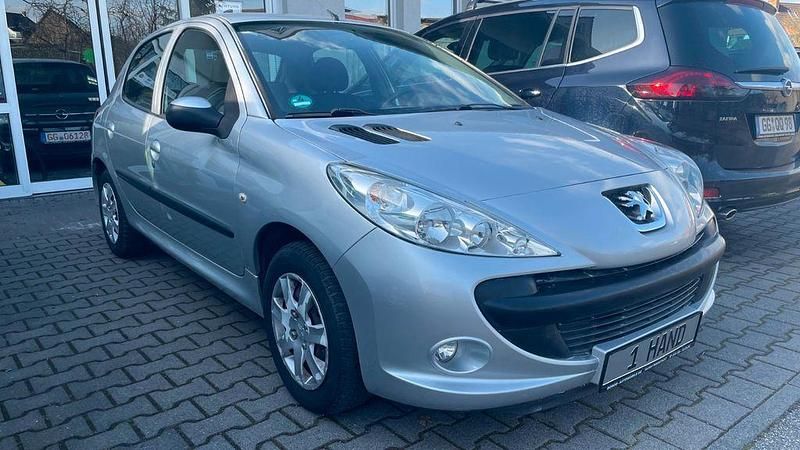 Gebraucht Peugeot 206+ Basis 75 PS (55 kW) 2009 Silber Kleinwagen