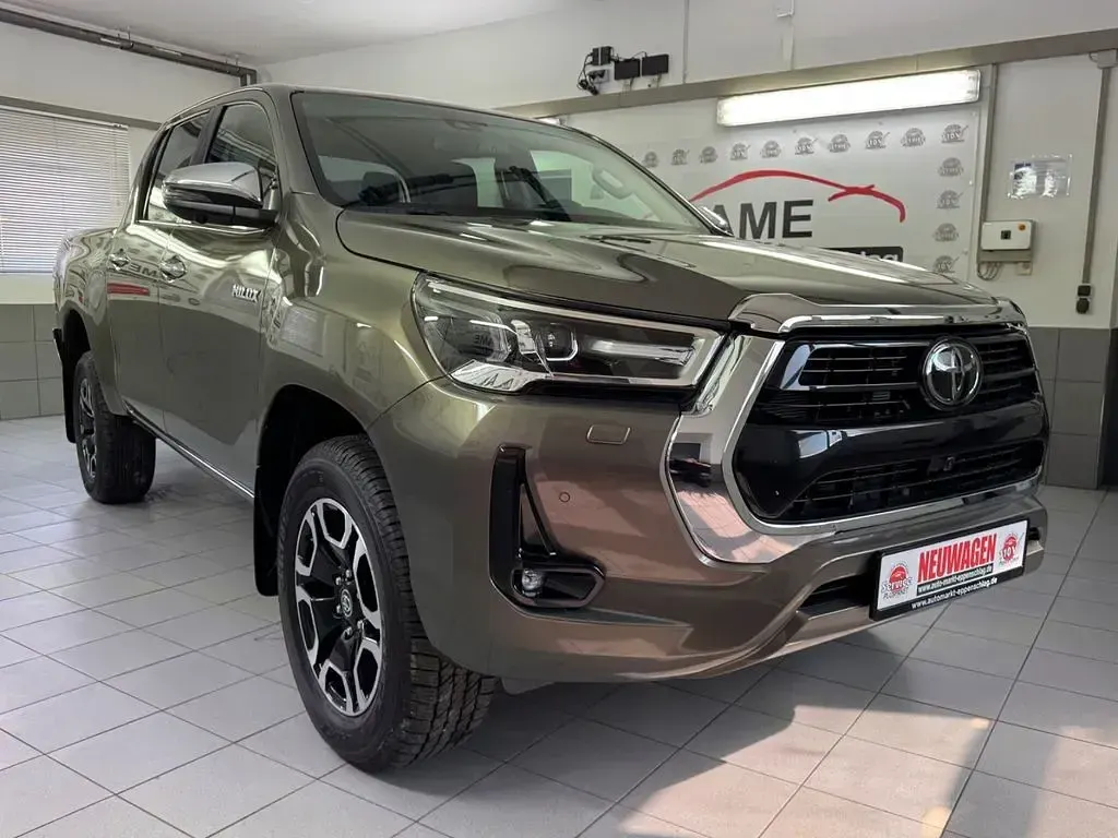 Neu Toyota HiLux Executive 204 PS (150 kW) 2026 Grün Pickup
