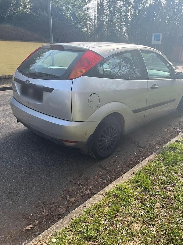 Gebraucht Ford Focus 75 PS (55 kW) 2003 Silber Kleinwagen