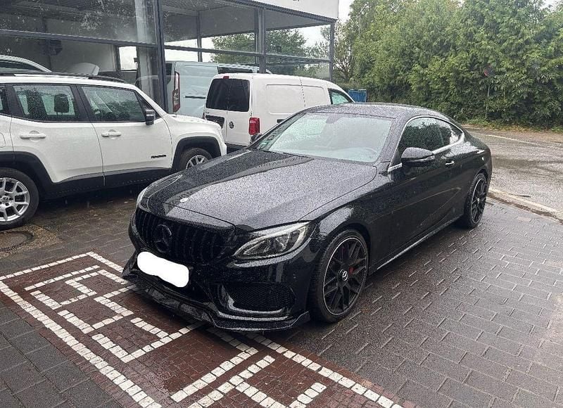 Schwarz Gebraucht 2016 Mercedes C200 Coupé | 23.990 € (Teuer) - Bild 1/4