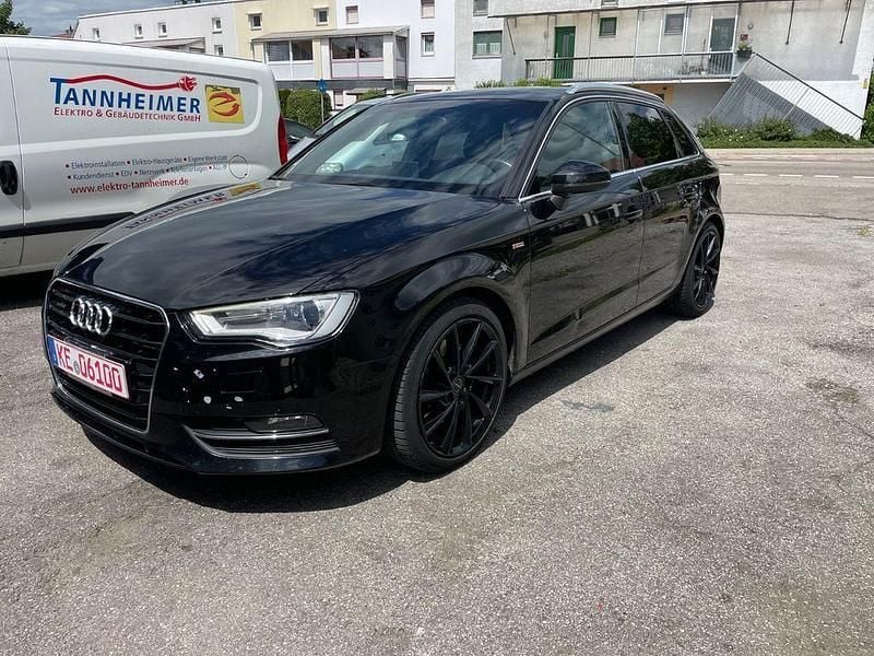 Schwarz Gebraucht 2014 Audi A3 S-Line Limousine | 10.850 € (Superpreis) - Bild 1/4