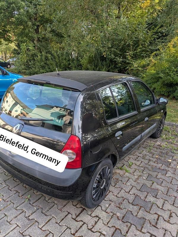 Gebraucht Renault Clio II 75 PS (55 kW) 2004 Schwarz Limousine