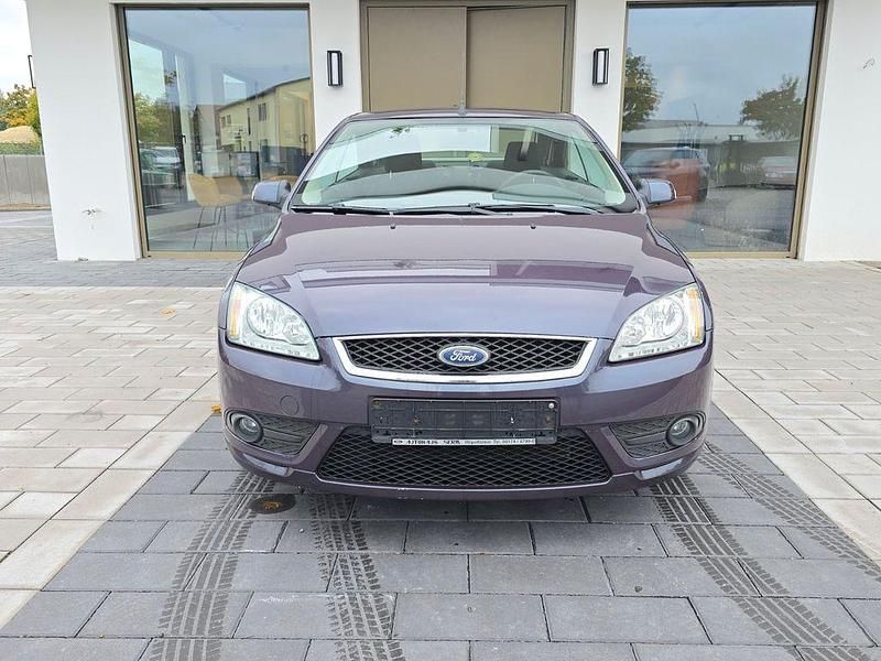 Gebraucht Ford Focus Cabriolet Trend 136 PS (100 kW) 2007 Violet Cabrio