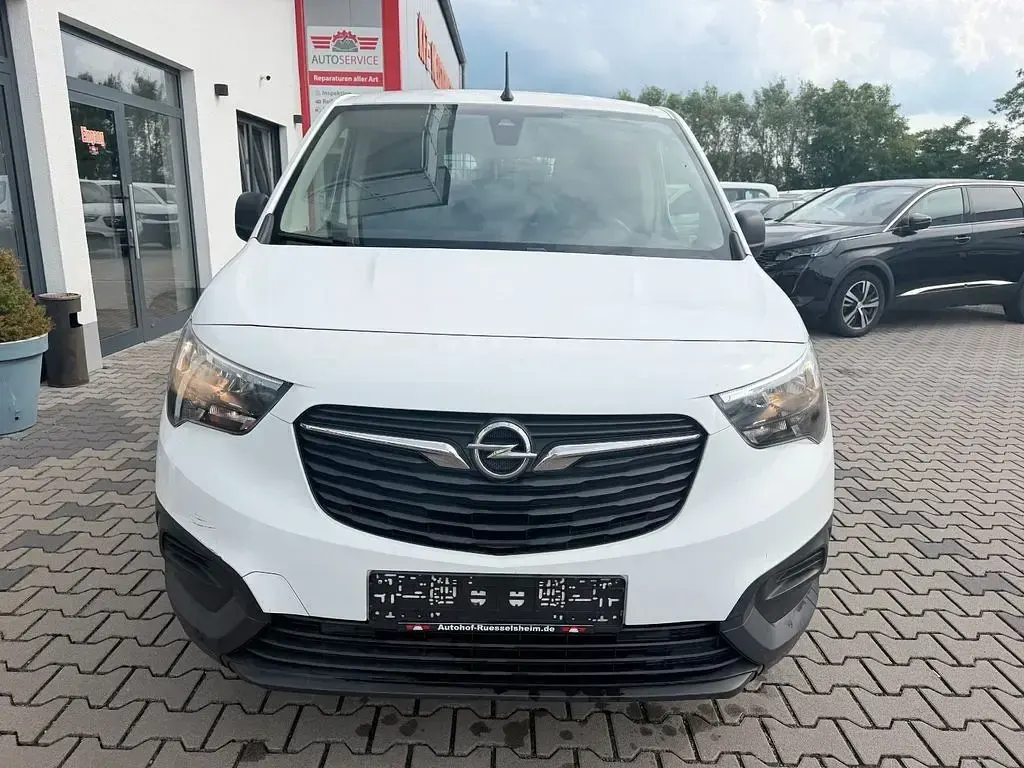 Gebraucht Opel Combo Selection 102 PS (75 kW) 2021 Weiß Van / Kleinbus