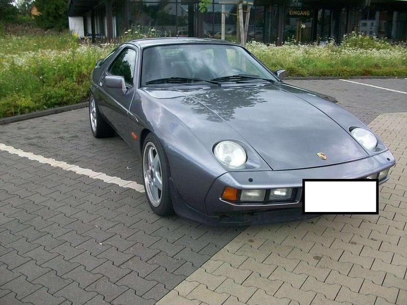 Grau Gebraucht 1985 Porsche 928 Coupé | 65.000 € - Bild 1/4