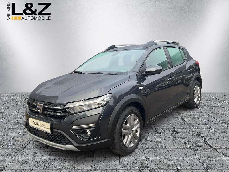 Grau Gebraucht 2023 Dacia Sandero Stepway Kleinwagen | 17.980 € (Etwas zu teuer) - Bild 1/4
