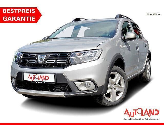 Silber Gebraucht 2017 Dacia Sandero Stepway Kleinwagen | 14.990 € (Teuer) - Bild 1/4