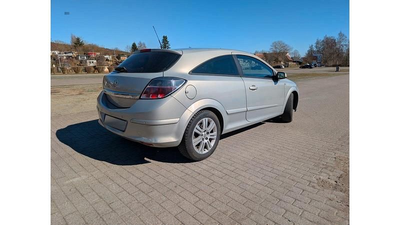 Gebraucht Opel Astra GTC 101 PS (74 kW) 2007 Coupé