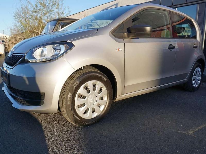 Gebraucht Skoda Citigo Active 60 PS (44 kW) 2018 Tungstensilber Kleinwagen