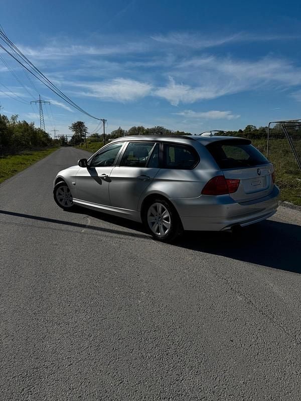 Second-hand BMW 320 170 CP (125 kW) 2011 Argintiu Break