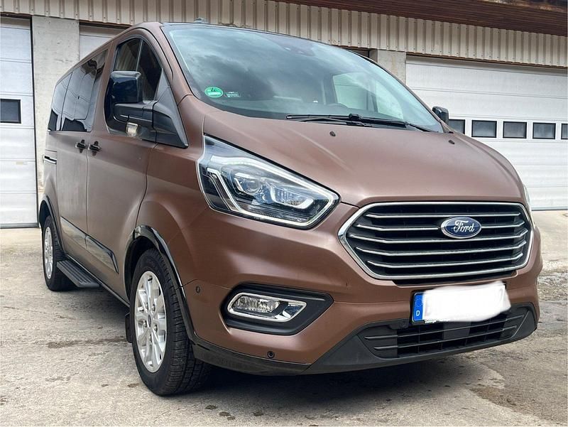 Schwarz Gebraucht 2023 Ford Tourneo Kombi | 44.990 € (Fairer Preis) - Bild 1/4