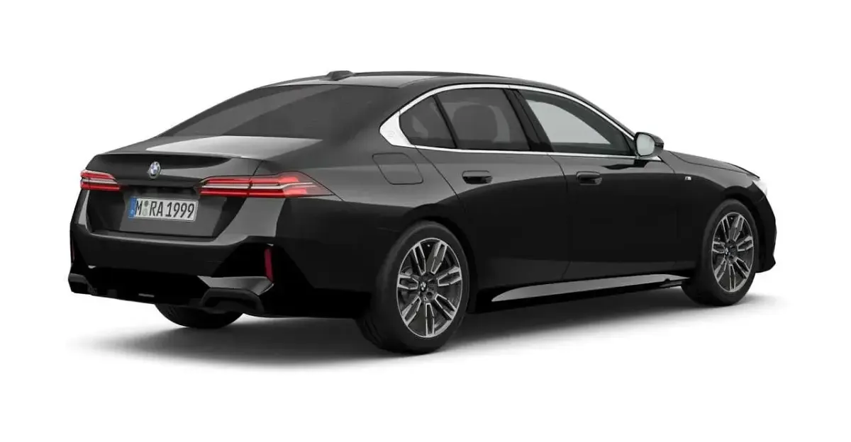 Gebraucht BMW 520 M Sport 190 PS (139 kW) 2024 Schwarz Limousine