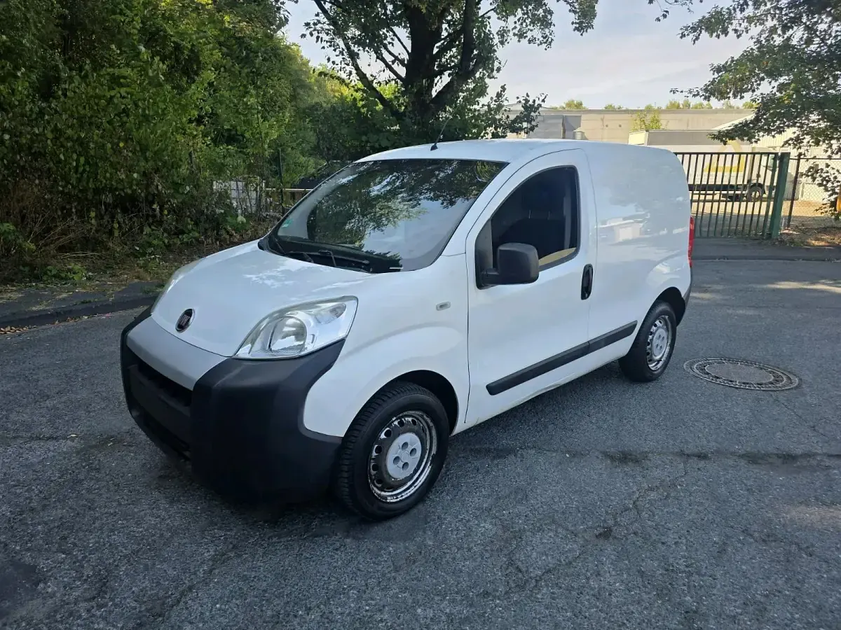 Gebraucht Fiat Fiorino 77 PS (56 kW) 2017 Weiß Van / Kleinbus
