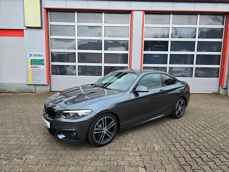 Grau Gebraucht 2019 BMW 220 M Sport Coupé | 25.600 € (Fairer Preis) - Bild 1/4