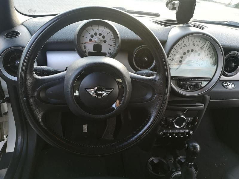 Gebraucht Mini ONE 98 PS (72 kW) 2011 Weiß Kleinwagen