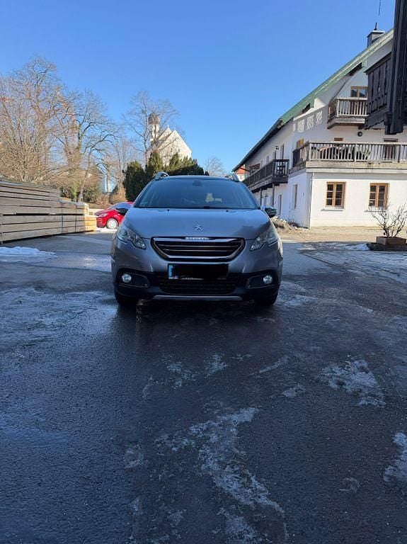 Gebraucht Peugeot 2008 Style 92 PS (67 kW) 2015 Silber SUV