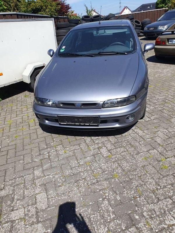 Grau Gebraucht 1997 Fiat Marea Limousine | 350 € - Bild 1/4