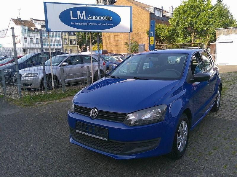 Blau Gebraucht 2013 VW Polo Trendline Limousine | 6.700 € (Guter Preis) - Bild 1/4