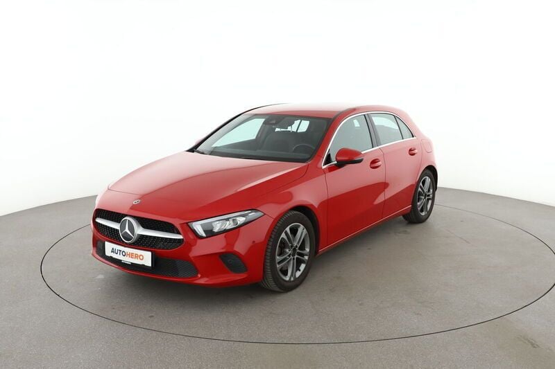 Rot Gebraucht 2019 Mercedes A200 Limousine | 20.970 € (Guter Preis) - Bild 1/4