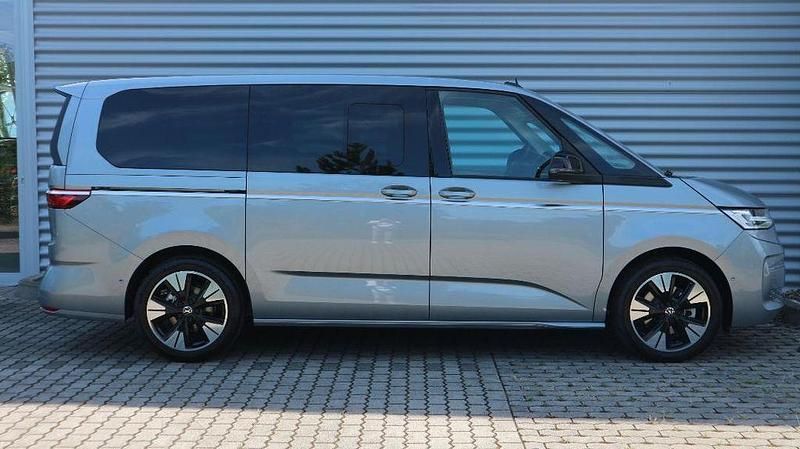 Neu VW Multivan Style 150 PS (110 kW) 2025 Silber Van