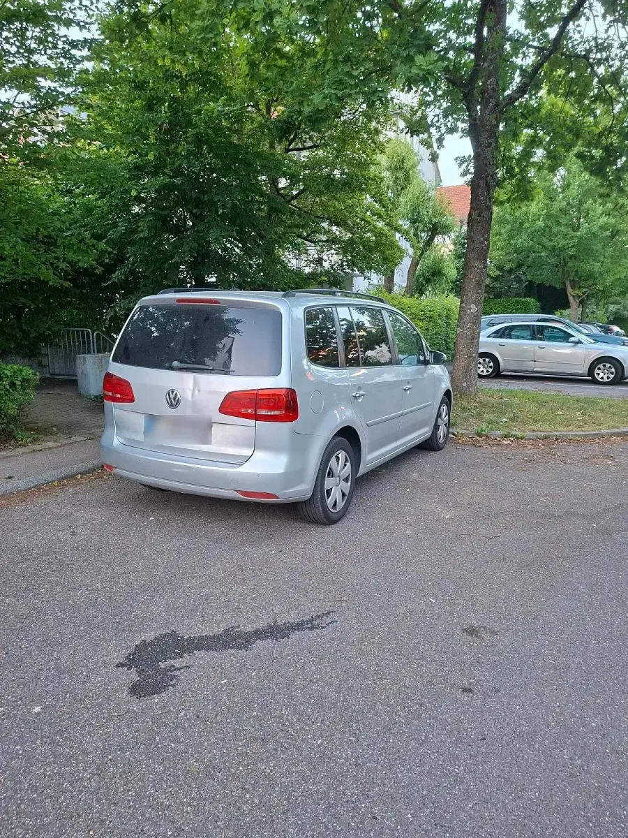 Gebraucht VW Touran 140 PS (102 kW) 2011 Silber Van / Kleinbus