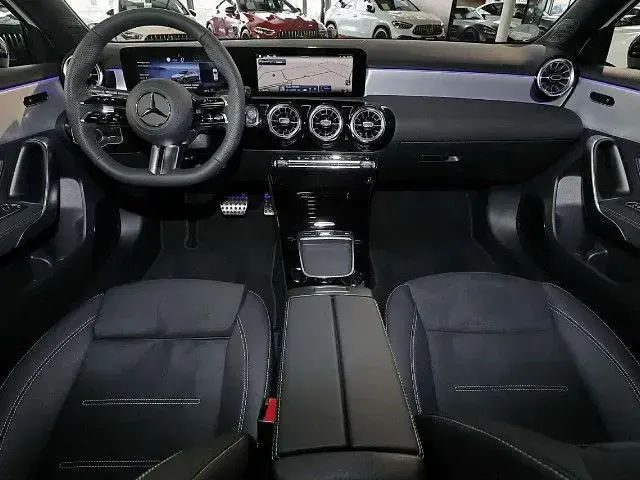 Gebraucht Mercedes A200 Edition 163 PS (119 kW) 2026